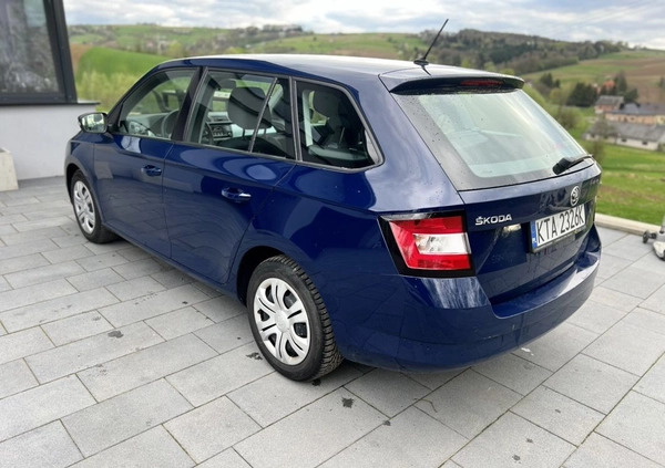 Skoda Fabia cena 31734 przebieg: 225000, rok produkcji 2018 z Chęciny małe 172